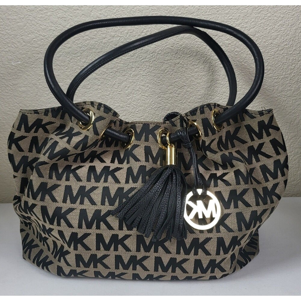 Michael Kors Black & Beige Medium East West Ring Tote Bag